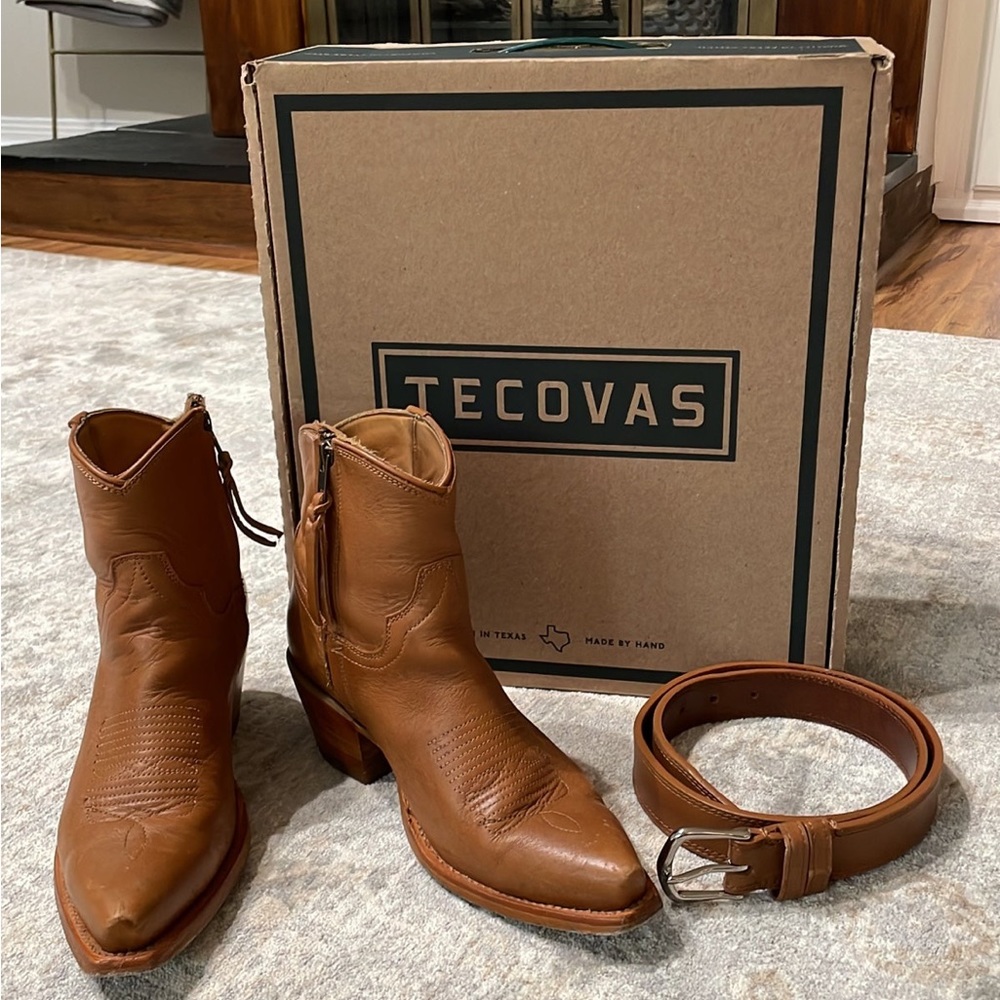 Women’s Tecovas The Daisy Carmel and Bovine Belt